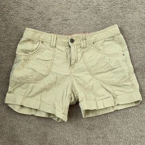 Short khaki shorts